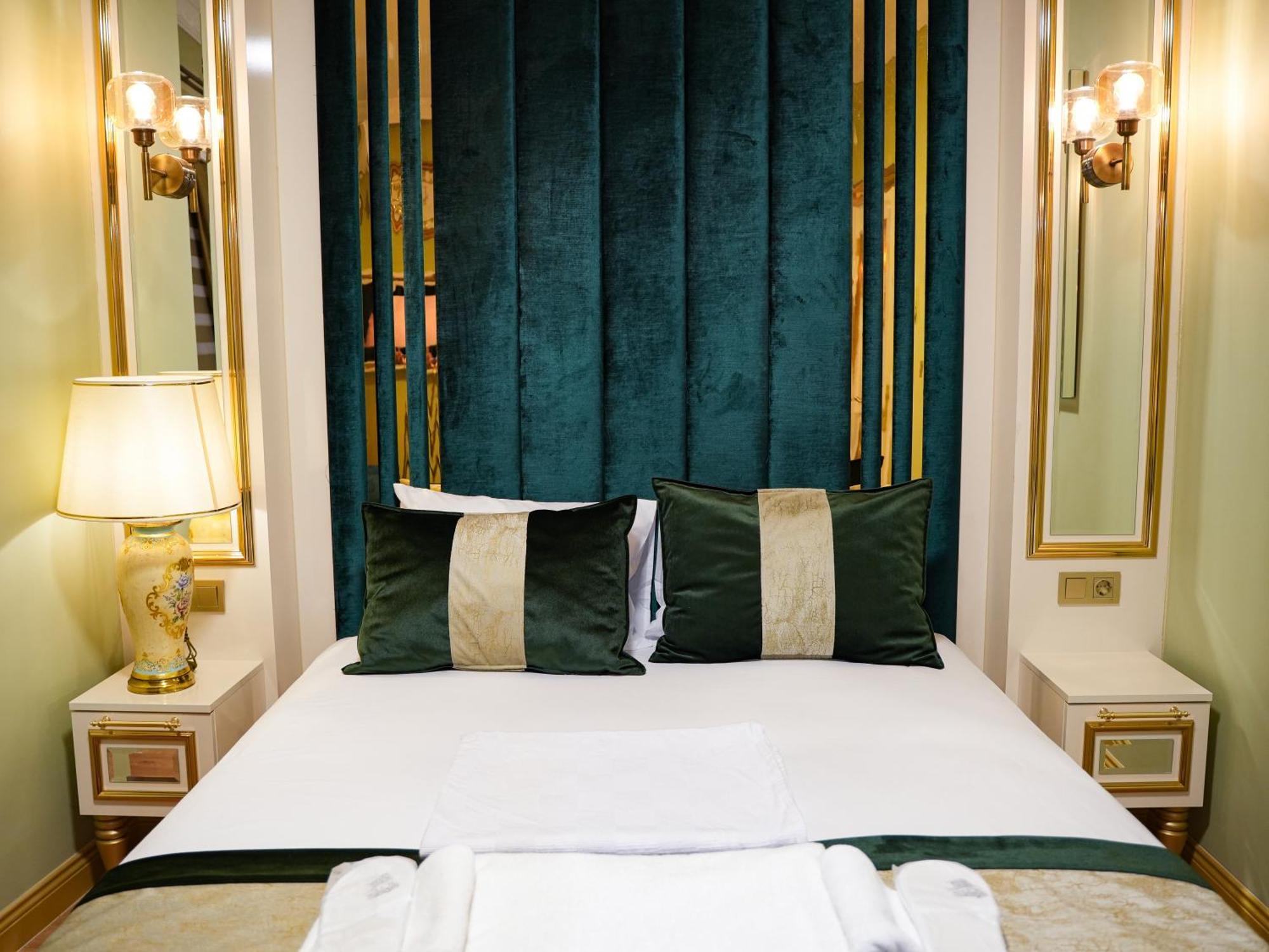 Whitemoon Hotel Suites Taksim Istanbul Ngoại thất bức ảnh