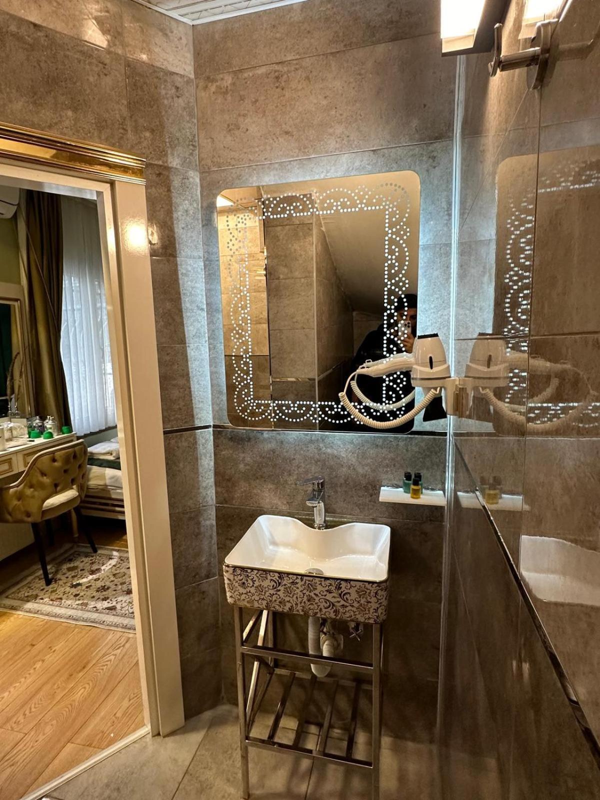 Whitemoon Hotel Suites Taksim Istanbul Ngoại thất bức ảnh